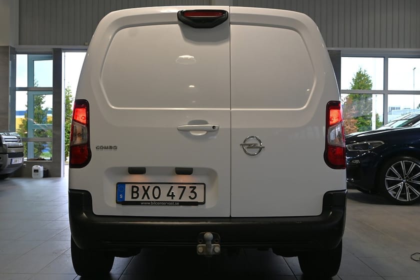 Bild 4 av Opel Combo Cargo IP 1.5 BlueHDi 130 EAT V-inredd Drag
