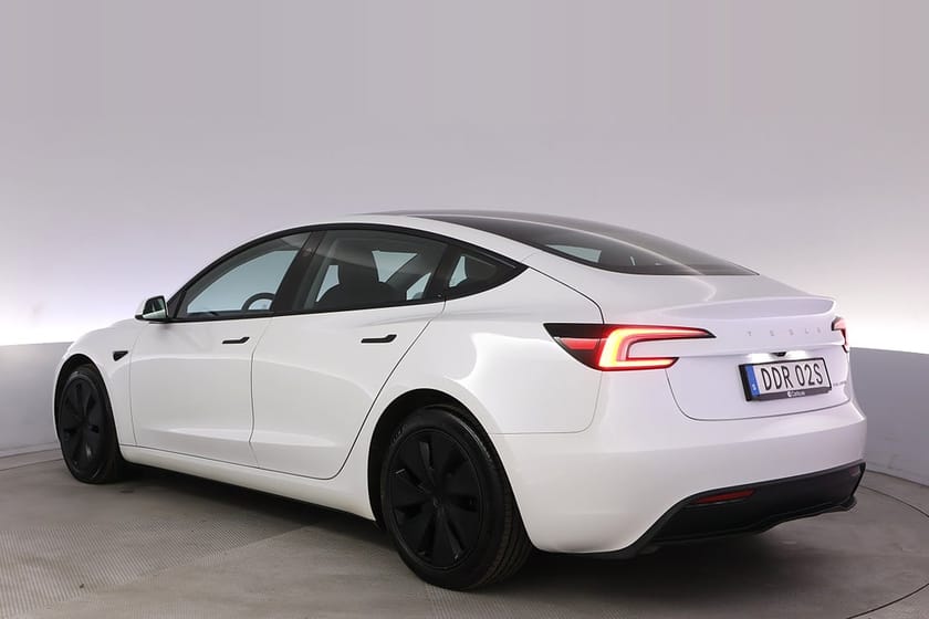Bild 4 av Tesla Model 3 Long Range AWD Highland Autopilot Pano