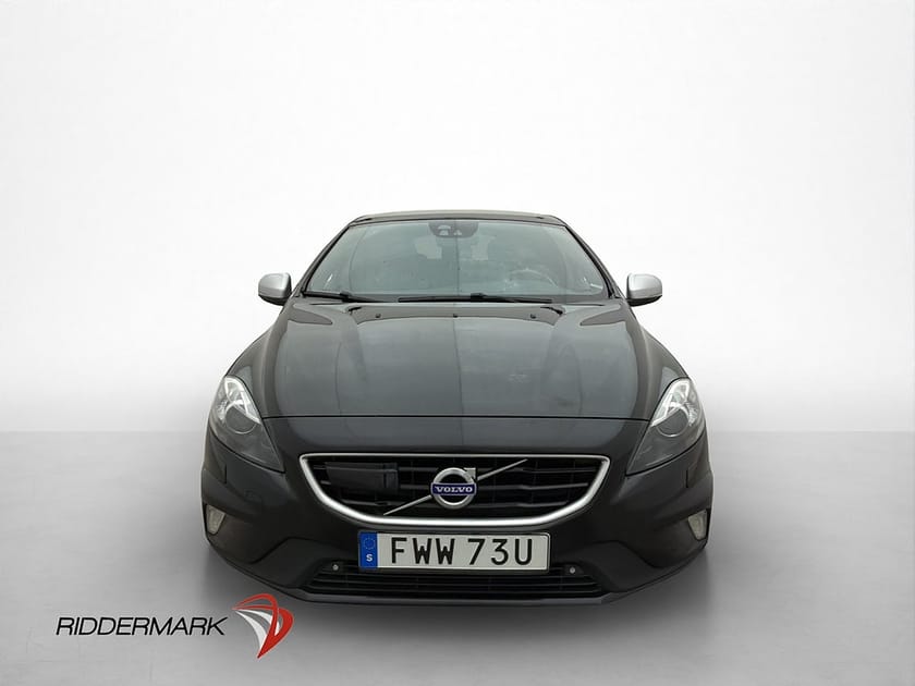 Bild 2 av Volvo V40 D3 R-Design Taklucka Skinn BLIS Keyless Adapt-fart