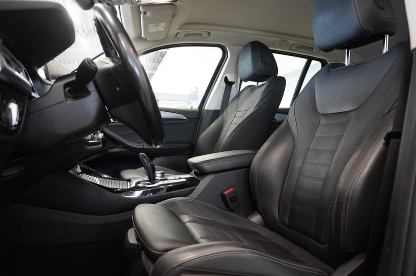 Bild 3 av BMW X3 xDrive30d Navi Adaptiv F Adaptiva LED Backkamera Keyless
