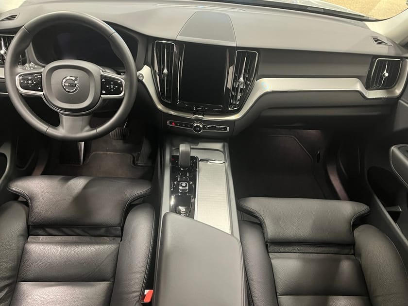 Bild 5 av Volvo XC60 B4 AWD Diesel Plus Dark *DRAG/Voc/S&V-hjul*