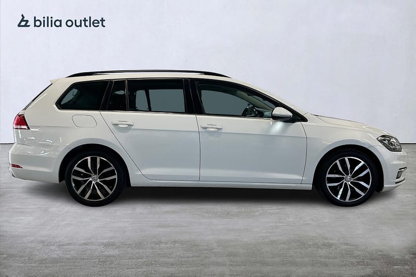 Bild 5 av Volkswagen Golf Sportscombi 2.0 TDI DSG 150hk Cockpit Drag Backkamera