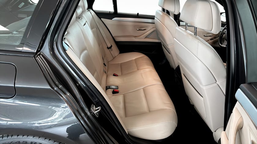 Bild 5 av BMW 530d xDrive Touring M-Sport DRAG NAVI LÄDER