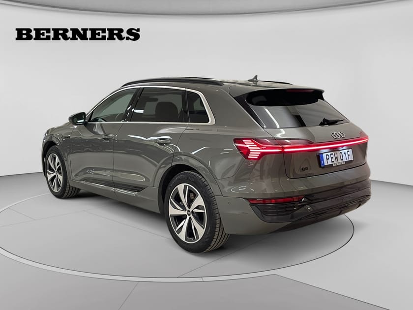 Bild 3 av Audi Q8 55 e-tron quattro / 1 Ägare / Bang / Panorama /