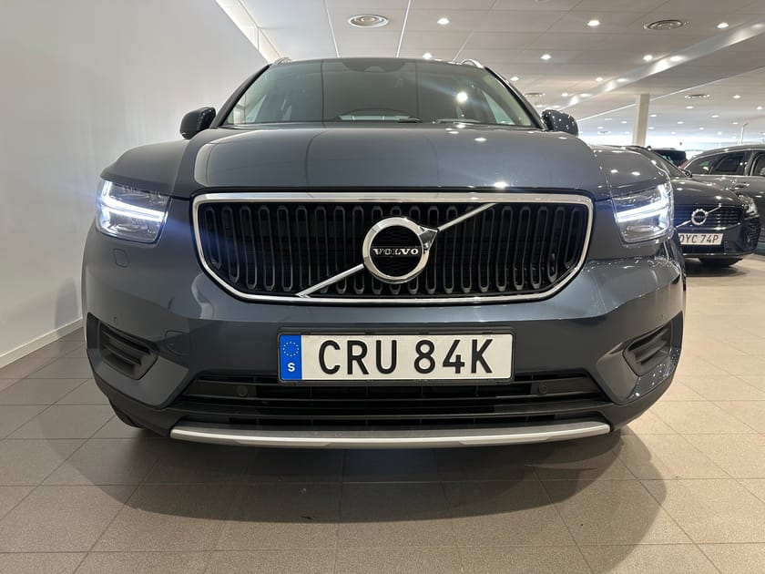 Bild 2 av Volvo XC40 B4 II FWD Bensin MomAdv NaviPro Edt / Dragkrok / Backkamera