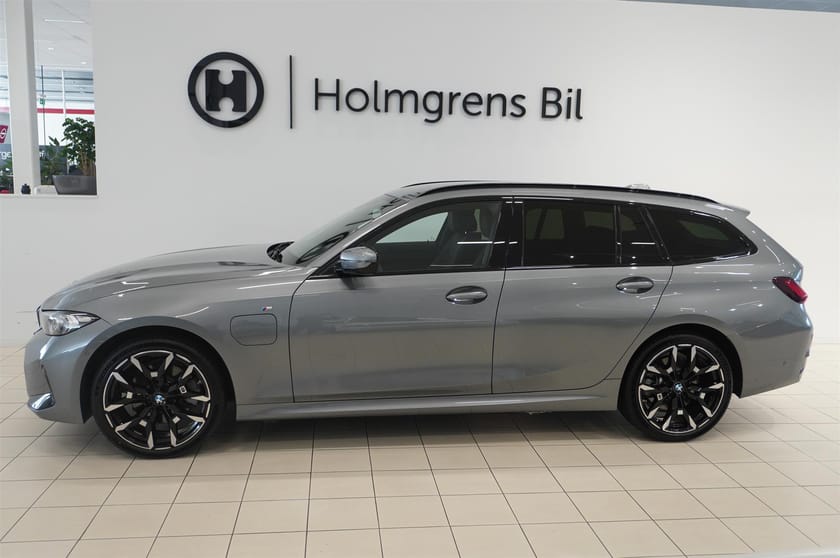 Bild 3 av BMW 330e xDrive Touring M-Sport 292hk