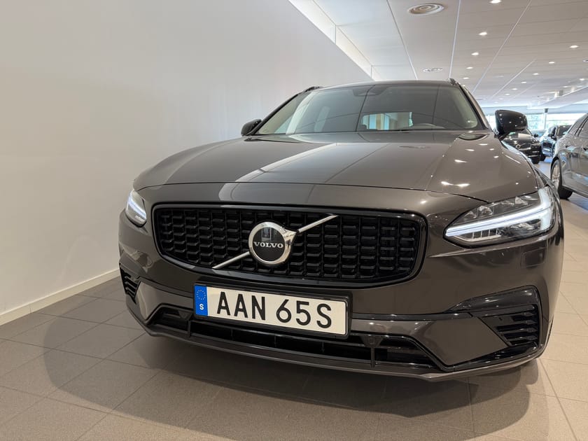Bild 2 av Volvo V90 T6 Plus Dark Edition / minnesstol / karta / adaptiv farthållare / elektriskt säte / backkamera / 10.000kr tillbehör /