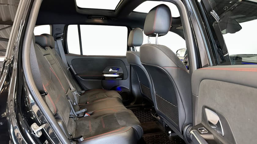 Bild 5 av Mercedes-Benz EQB 250+ AMG Line Panorama 7-Sits