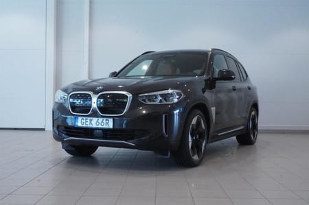 BMW iX3 Charged Plus Drag Panorama Läder Keyless hk HUD 286hk