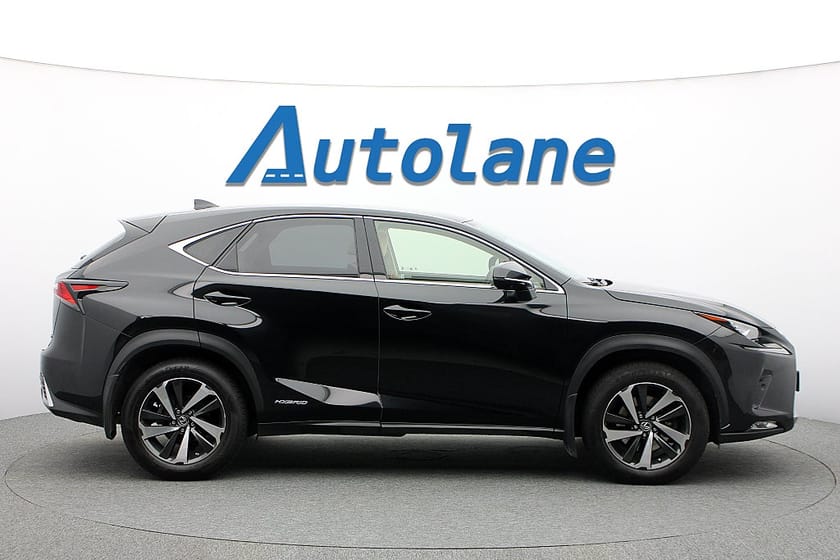 Bild 3 av Lexus NX 300h AWD 2.5 AWD, Luxury Line,Pano, 360°-kamera, 197hk