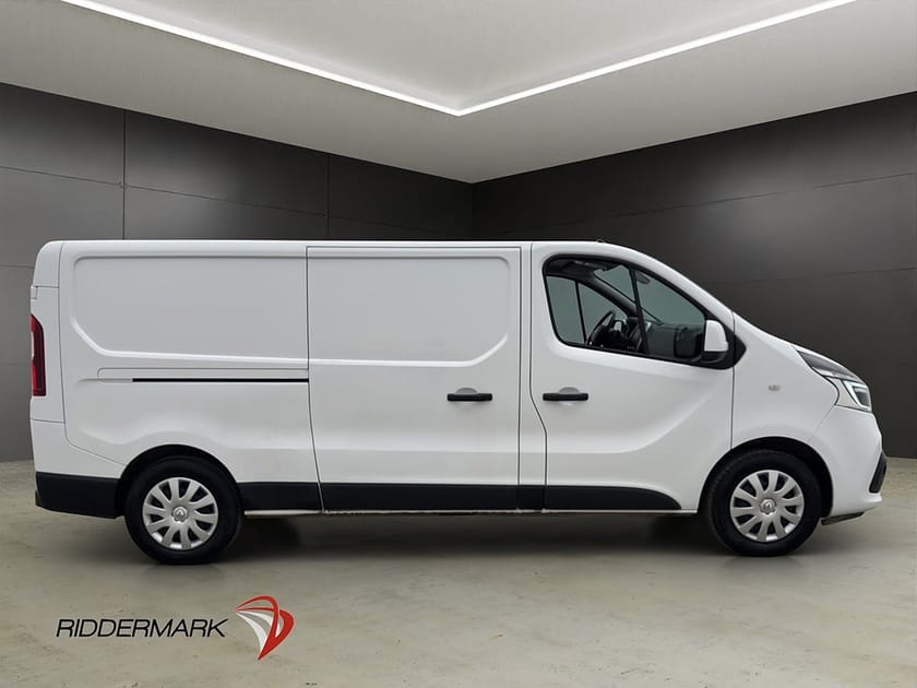 Bild 2 av Renault Trafic Skåpbil L2 Värmare Dragkrok LED Kamera V-Inredd Moms
