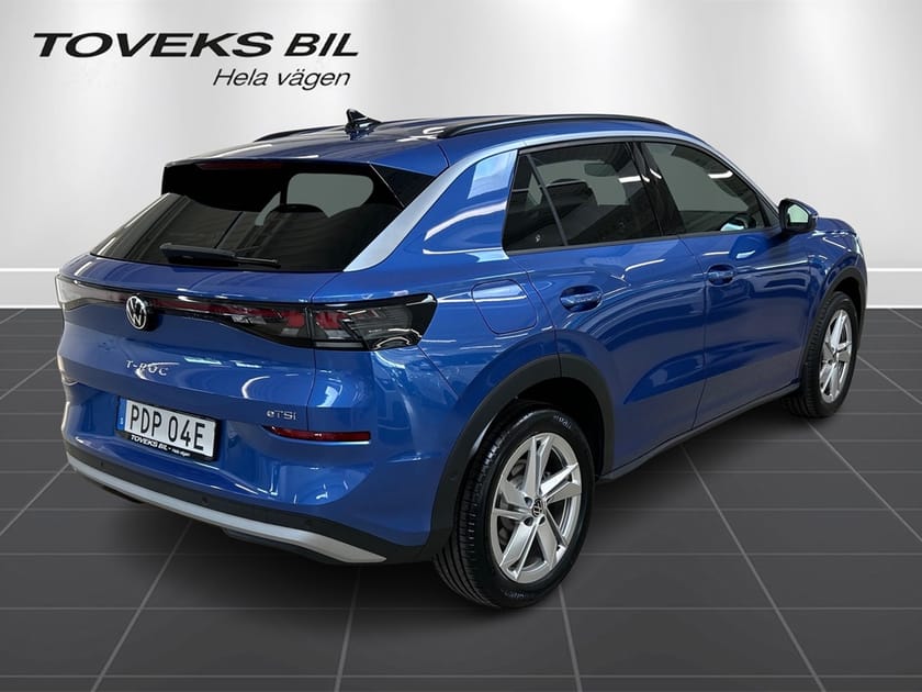 Bild 3 av Volkswagen T-Roc LIFE 1.5 e-TSI  150 HK Aut Backkamera Nya Modellen