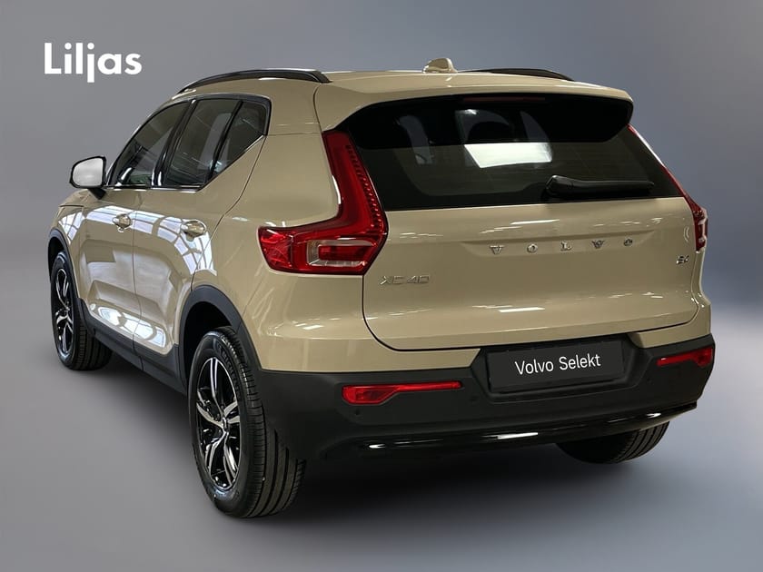 Bild 4 av Volvo XC40 B4 FWD Bensin Plus Dark//Adaptiv Farthållare//Kamera//