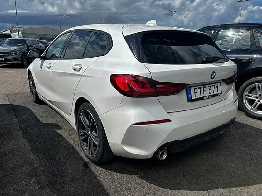 Bild 2 av BMW 118i 5dr 140hk Model Sport | Automat | Rattvärme |