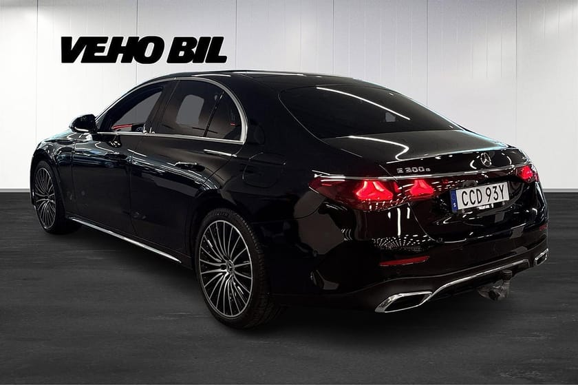 Bild 4 av Mercedes-Benz E 300 e 4MATIC 4M AMG 360° Superscreen Drag Burmester Pano