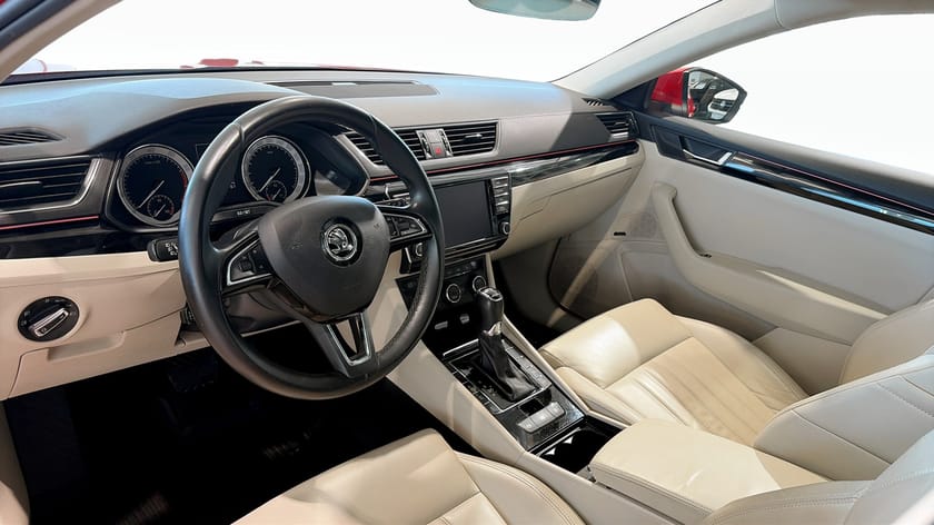 Bild 3 av Škoda Superb Kombi 2.0 TSI 280 hk 4x4 L&K |Drag |Panorama |Backkamera