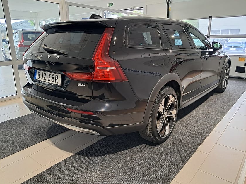 Bild 4 av Volvo V60 Cross Country B4 MILDHYBRID AWD 197HK 4x4 Advanced