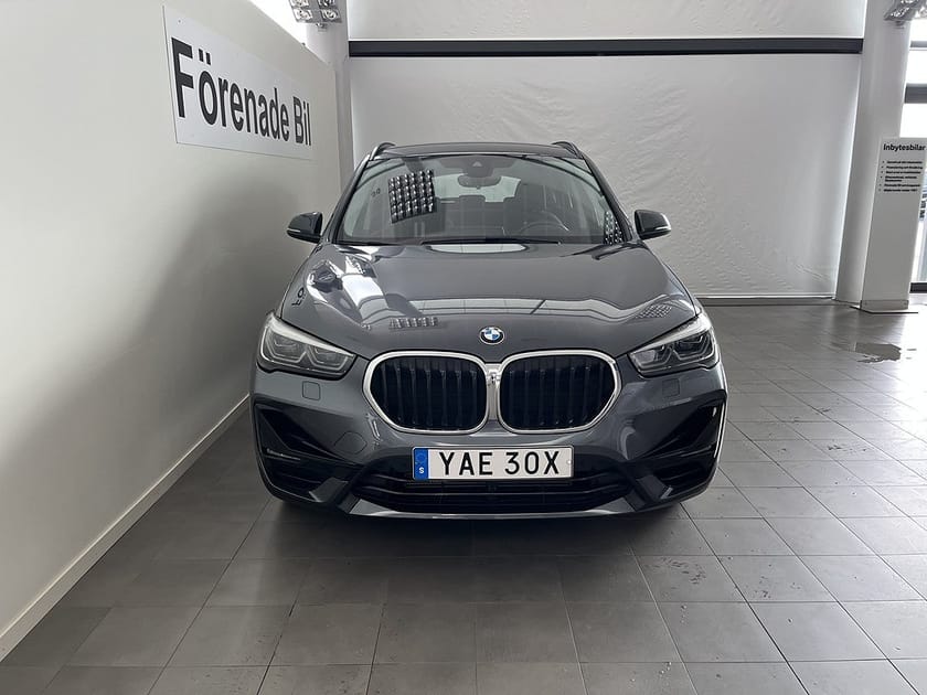 Bild 2 av BMW X1 sDrive20i Model Sport Line HiFi PDC Rattvärme Head Up