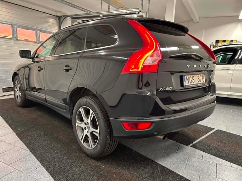 Bild 4 av Volvo XC60 D4 163 hk Momentum Euro 5 Panorama Läder