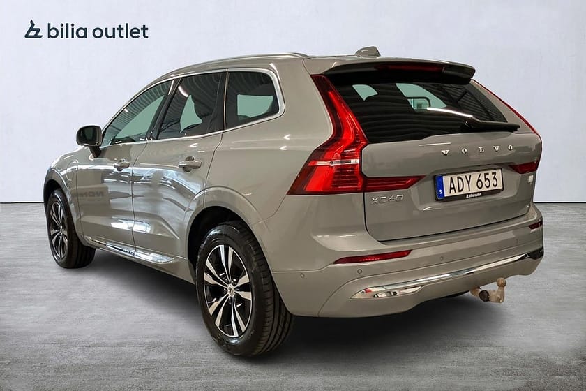 Bild 3 av Volvo XC60 Recharge T6 AWD Core Edition Panorama 360°kam Dragkrok