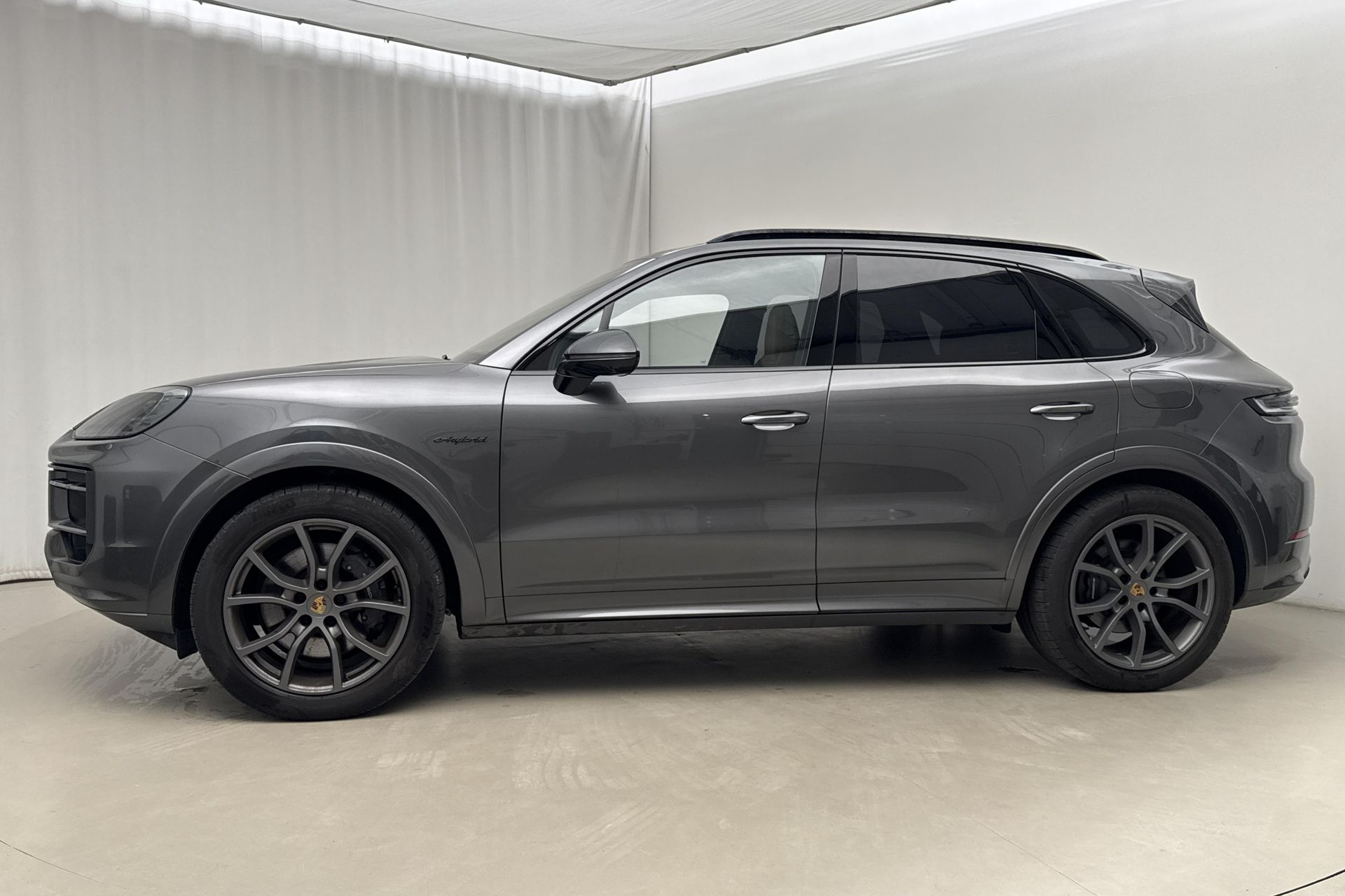 Porsche Cayenne E-Hybrid 2024, kuva 2/10