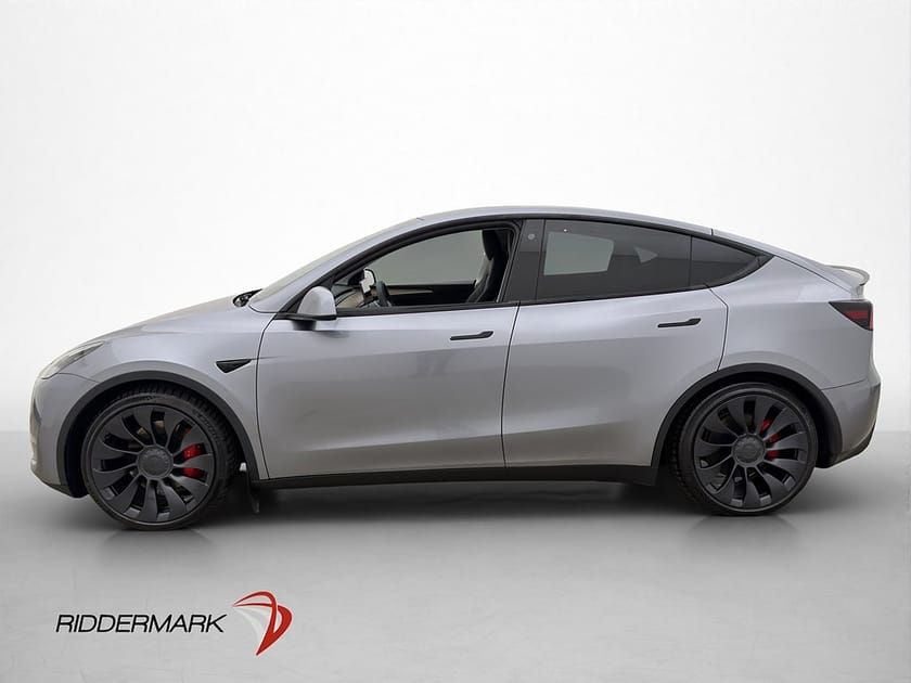 Bild 5 av Tesla Model Y Performance Dragkrok Autopilot MOMS Svensksåld