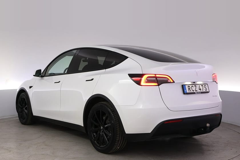 Bild 4 av Tesla Model Y Long Range AWD Autopilot Acc.Boost Pano Drag