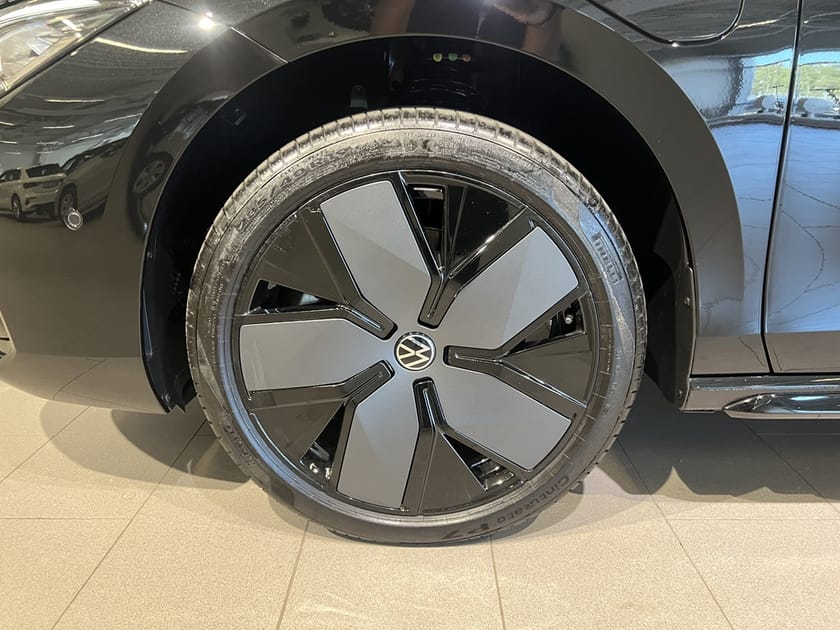 Bild 4 av Volkswagen Passat Variant eHybrid R-Line 272HK Black Edition