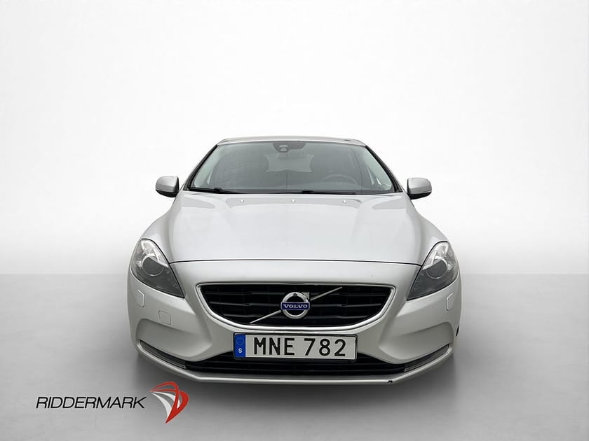 Bild 2 av Volvo V40 D4 Summum Värmare Kamera Skinn Eltsol Bluetooth
