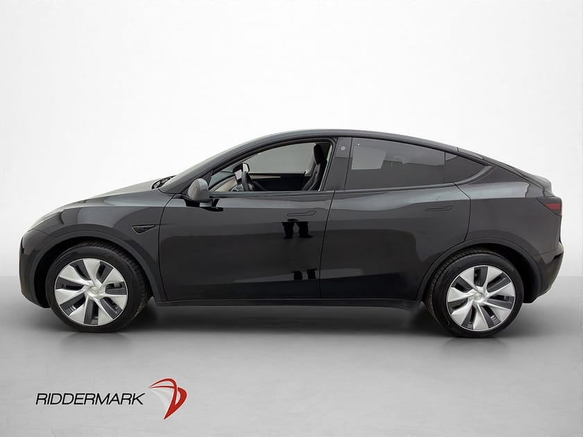 Bild 3 av Tesla Model Y Long Range AWD Pano Dragkrok Autopilot MOMS