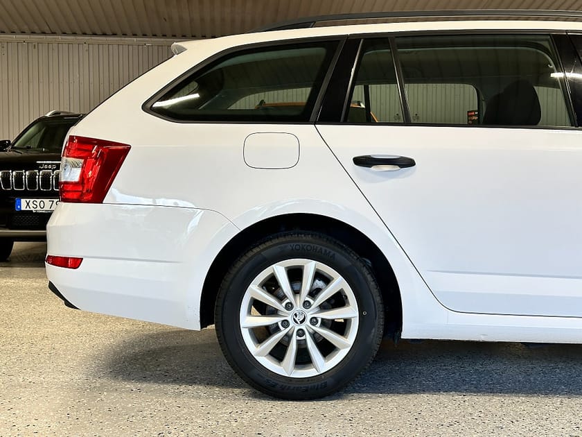Bild 4 av Škoda Octavia Kombi Skoda 1.6 TDI Euro 6 Nybesiktigad Nyservad Kamrem bytt
