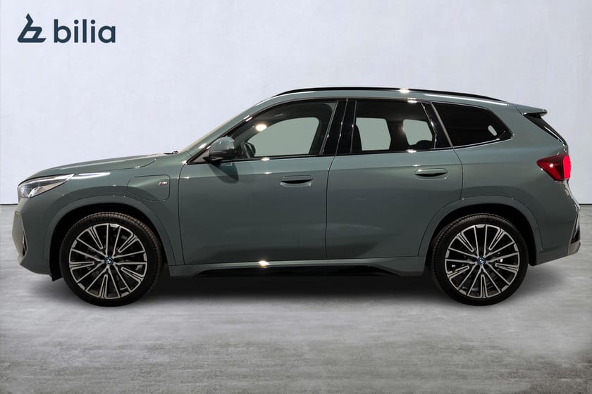 Bild 3 av BMW X1 xDrive25e M Sport / Driving Plus / 20" / Drag