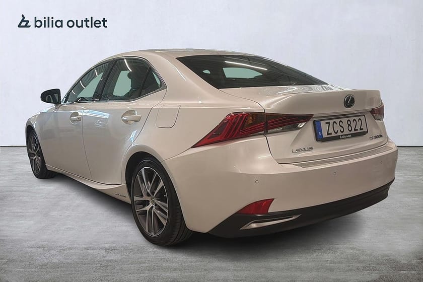 Bild 3 av Lexus IS 300h 2.5 CVT Executive B-kamera Navigation
