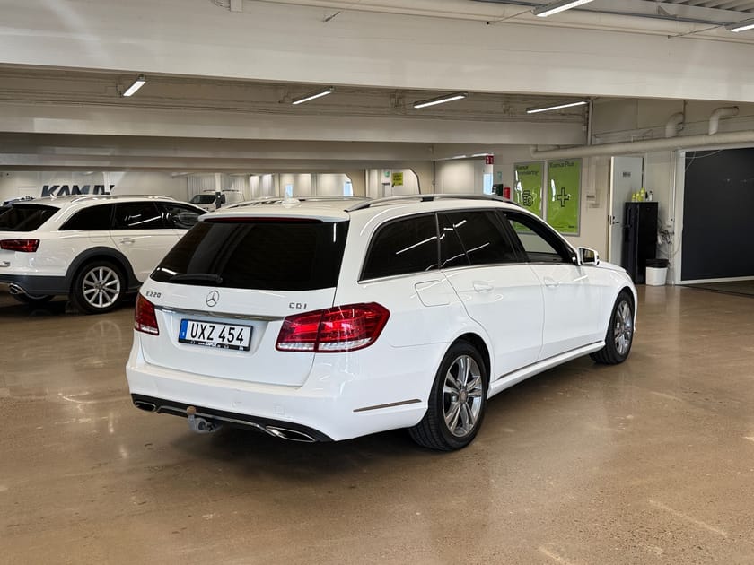 Bild 2 av Mercedes-Benz E 220 T BlueTEC BE Avantgarde  7-Sits Skinn Värmare Drag
