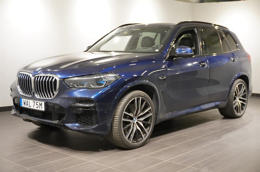 Bild 1 av BMW X5 xDrive45e iPerformance xDrive 45e M Sport HUD B W Drag Luftfjädring Skylounge