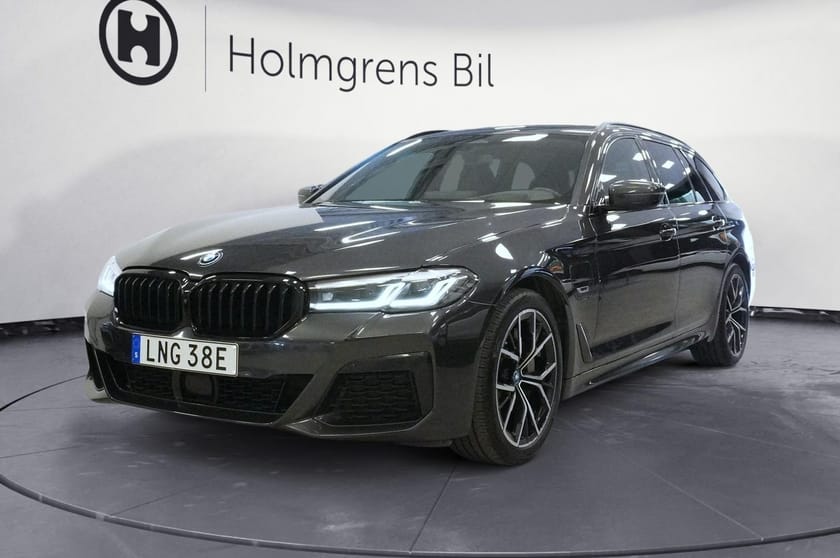 Bild 1 av BMW 530e xDrive Touring M Sport HUD H K 360 Dragkrok
