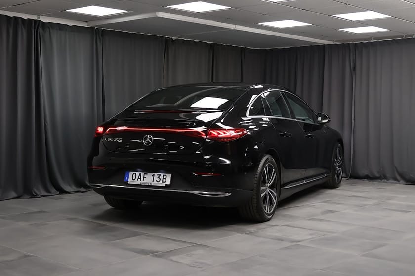 Bild 2 av Mercedes-Benz EQE 300 89 kWh Electric Art Line Rattvärme Keyless MOMS