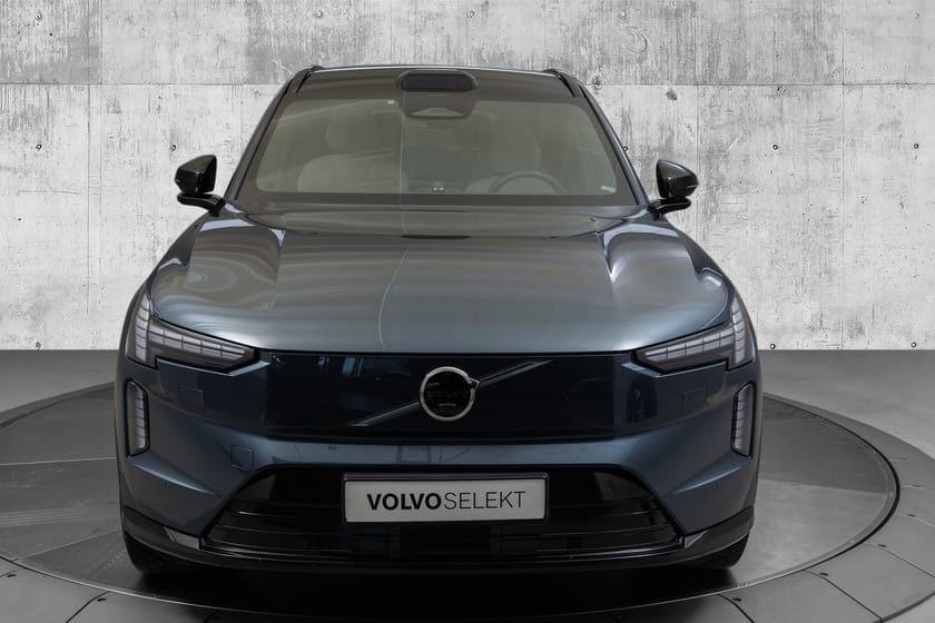 Bilde 4 av Volvo EX90 Twin Motor Performance 7-seater B&W | 22" | PilotAssist | Hengerfeste