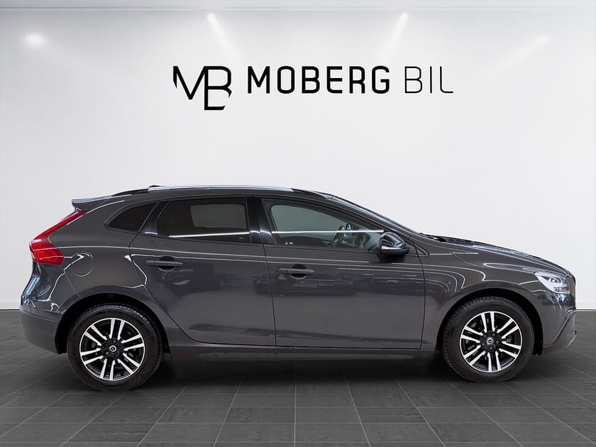 Bild 3 av Volvo V40 Cross Country D3 150hk Momentum Business Adv Drag