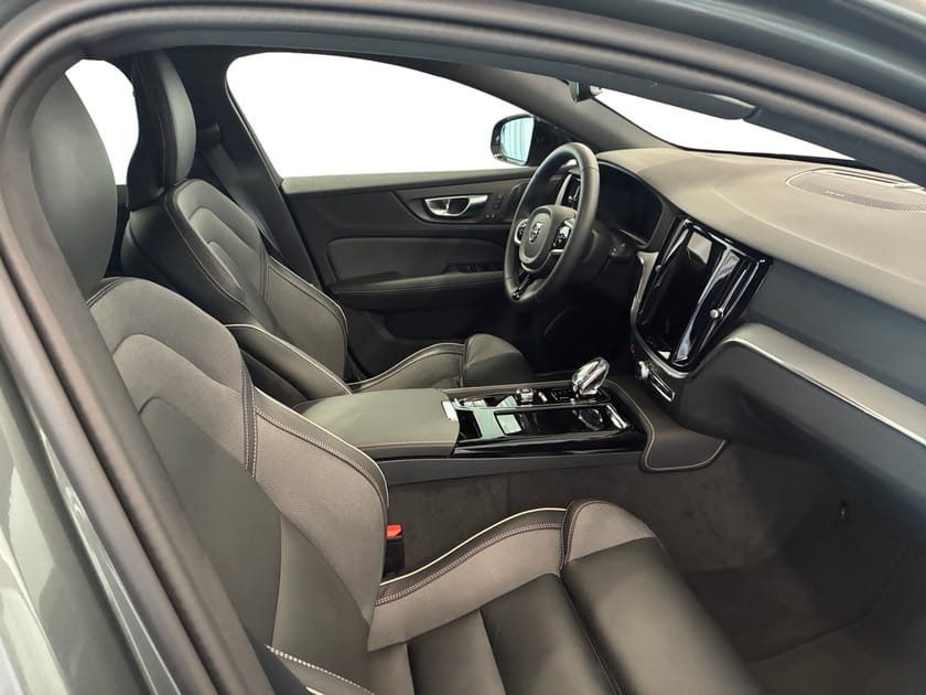 Bild 4 av Volvo V60 T6 Plus Dark Nordic Edition