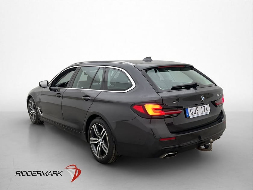 Bild 5 av BMW 530e xDrive Touring 292hk Cockpit Kamera HiFi Elstol  Navi Drag