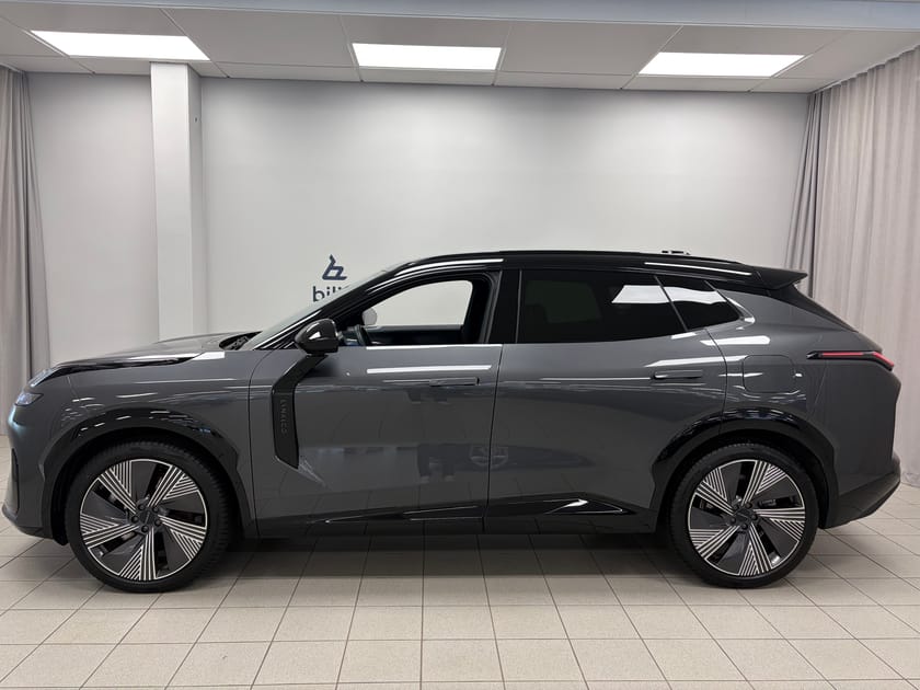 Bild 2 av Lynk & Co 08 PHEV