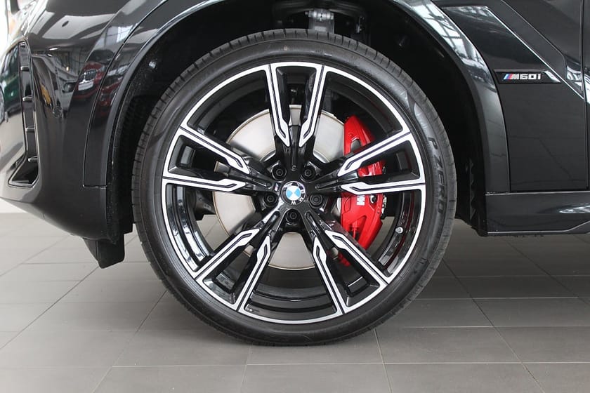 Bild 4 av BMW X6 M60i xDrive
