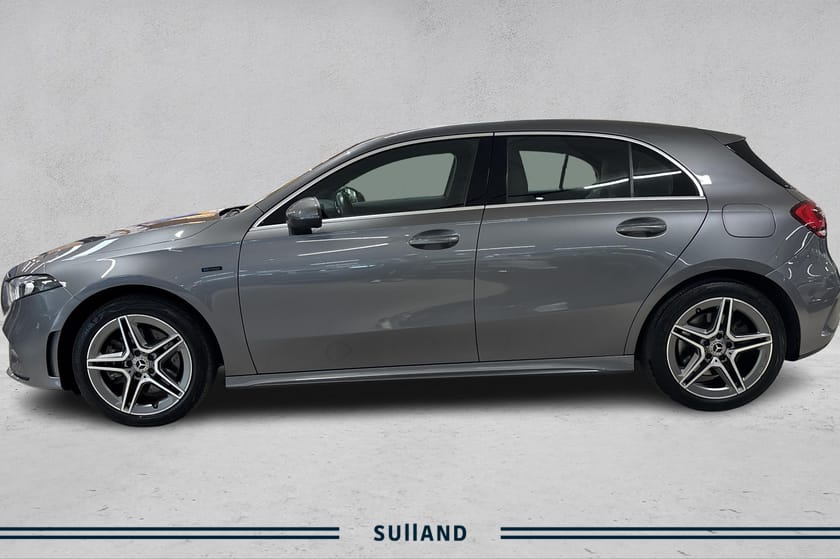 Bilde 2 av Mercedes-Benz A 250 e 250e | AMG | Velholdt | Komplett service | 71km WLTP