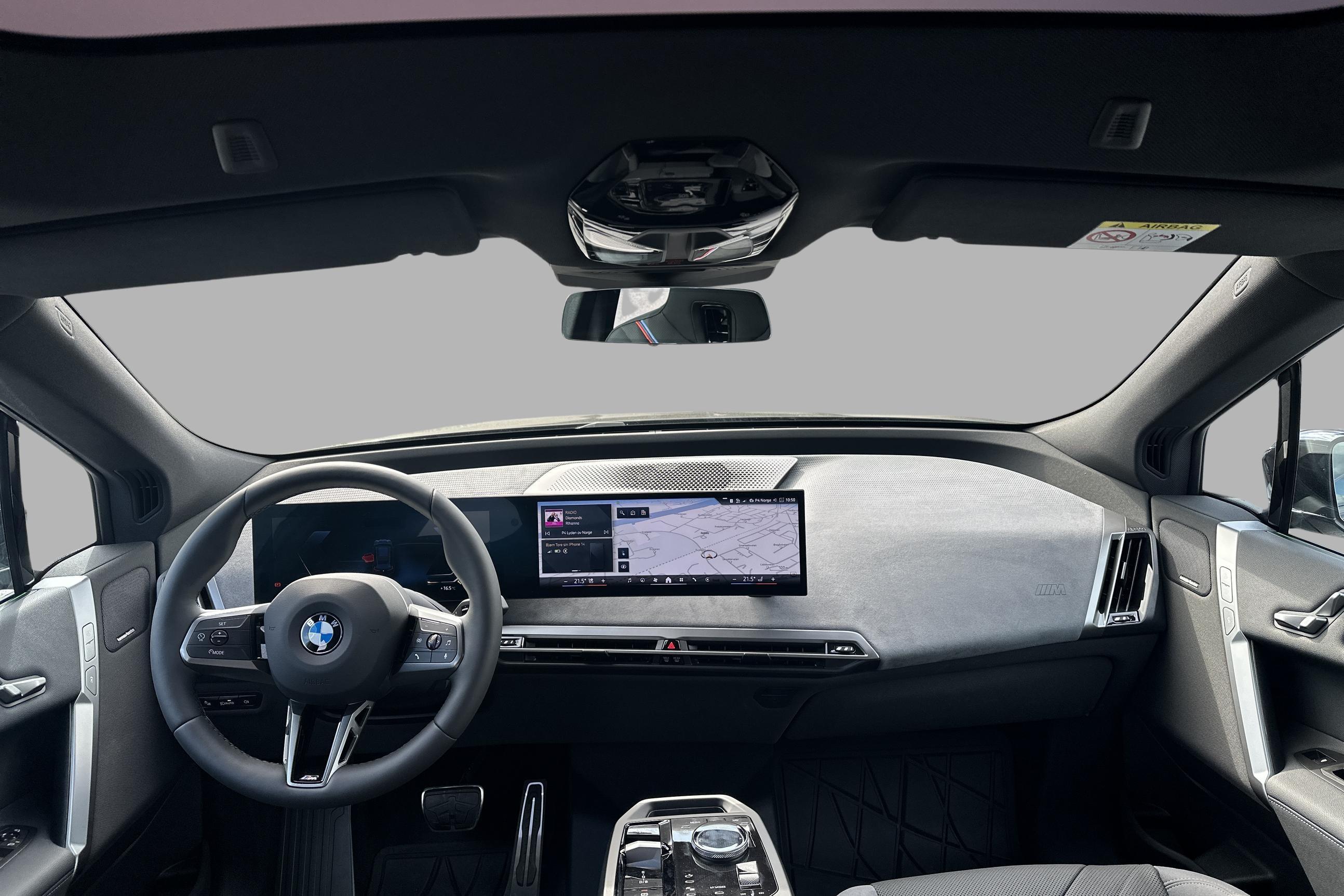 BMW iX xDrive60, 544ps, 2026