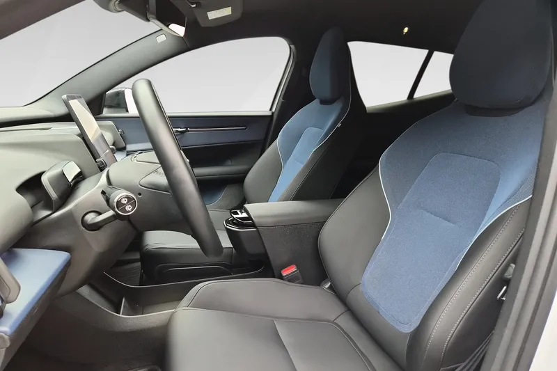 Volvo EX30 Twin Motor Performance bilde 10