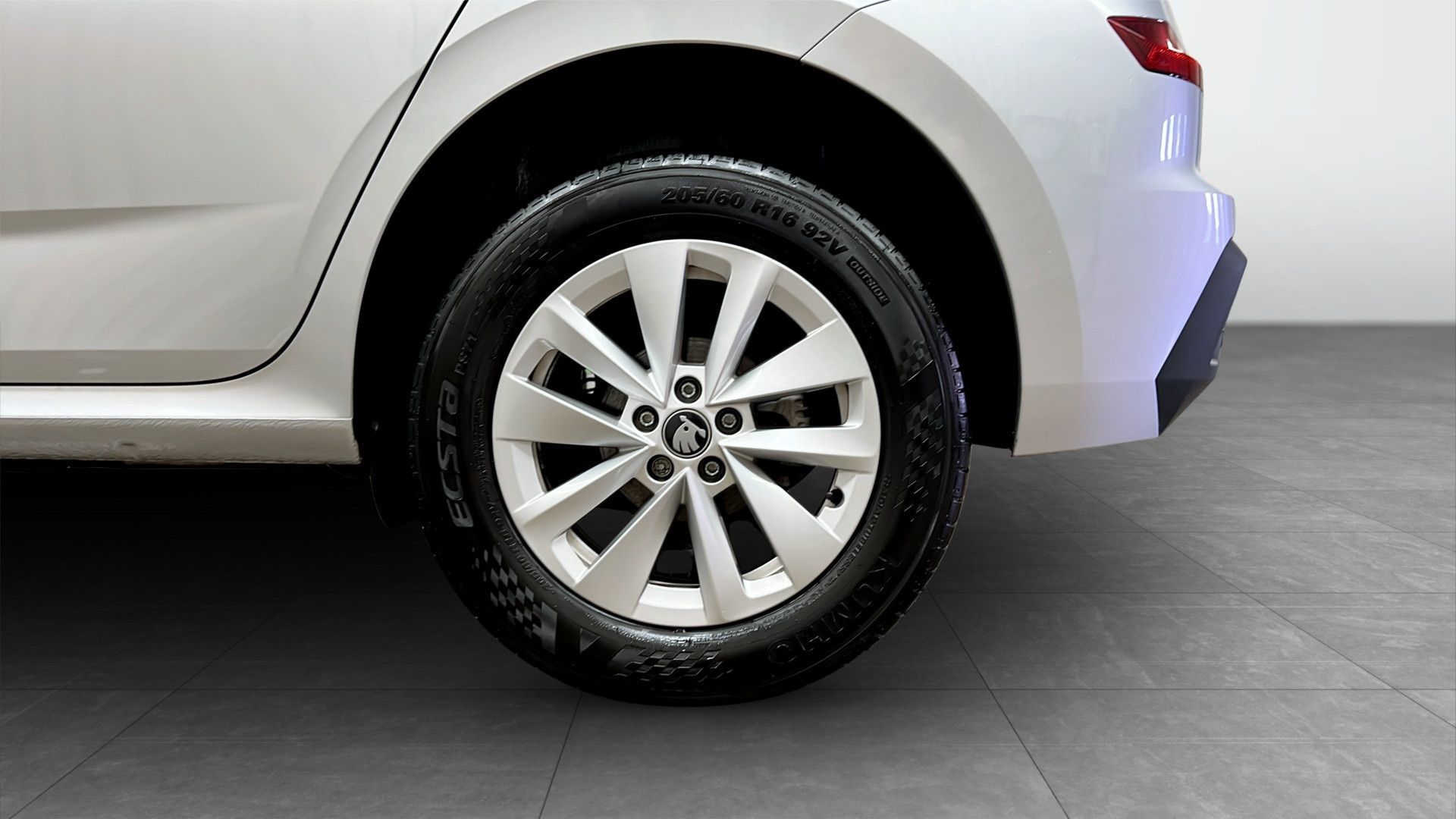 Skoda Kamiq 1.0 TSI 2025, bild 6/10