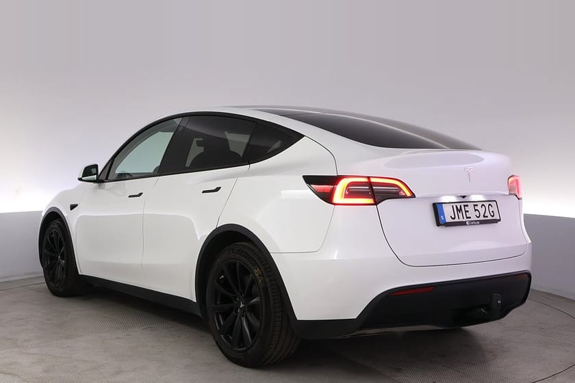 Bild 4 av Tesla Model Y Long Range AWD Autopilot Pano Drag