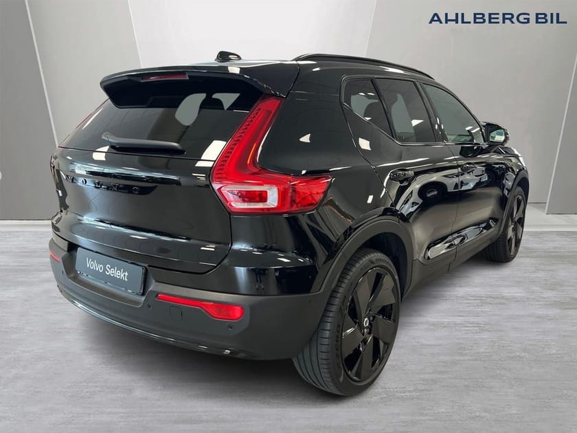 Bild 3 av Volvo EX40 Twin Motor Performance UltraBlackSE🟤Halvautomatisk Dragkrok, Parkeringskamera 360, PixelTech, HarmanKardon, Google Maps, Apple Carplay