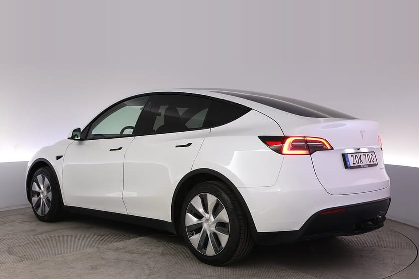 Bild 4 av Tesla Model Y Long Range AWD Autopilot Pano Drag